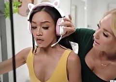 Wendy Raine And Jade Kimiko Filthy Lesbian Sex