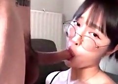 Busty Chinese girl gives rough blowjob, leaked online